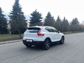 2018 Volvo XC40 I, белый, 2950000 рублей, вид 3
