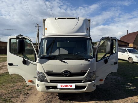 2014 Hino Series 300 (Dutro), белый, 2600000 рублей, вид 1