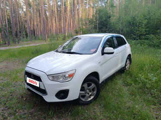 2013 Mitsubishi ASX I Рестайлинг, белый, 750000 рублей, вид 2