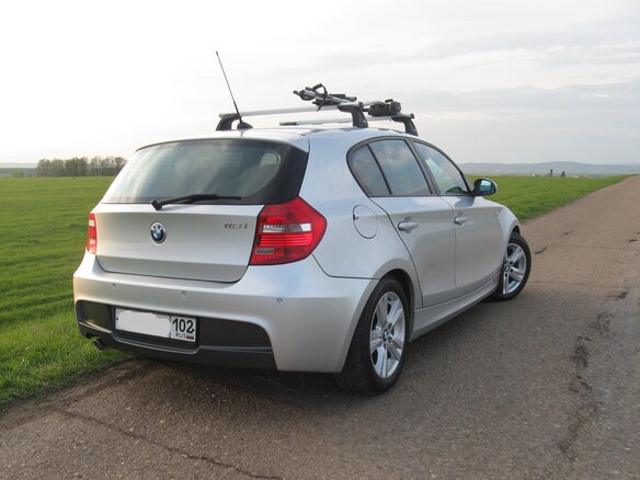 2007 BMW 1 серии 118i I (E81/E82/E87/E88) Рестайлинг, серебристый - вид 3