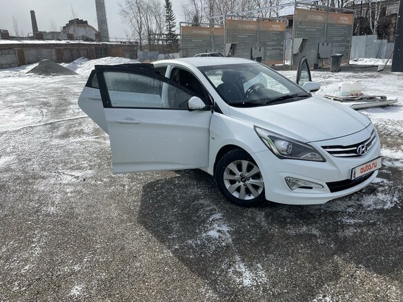 2016 Hyundai Solaris I Рестайлинг, белый, 1150000 рублей - вид 1