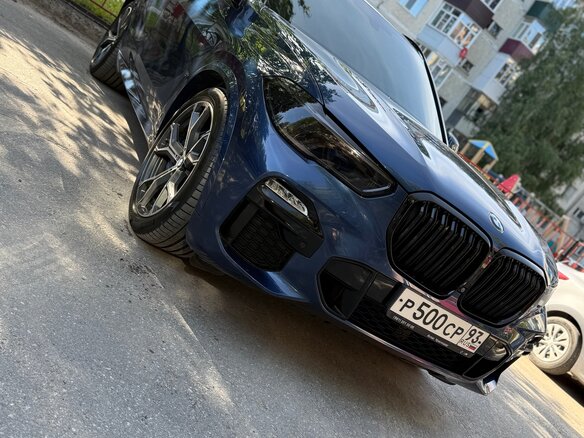 2018 BMW X5 50i IV (G05/G18), синий, 5900000 рублей - вид 16