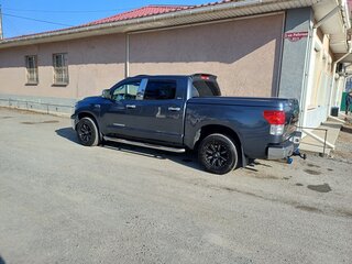 2009 Toyota Tundra CrewMax II, серый, 3500000 рублей, вид 4