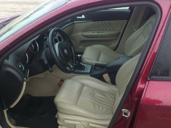 2008 Alfa Romeo 159, пурпурный - вид 4