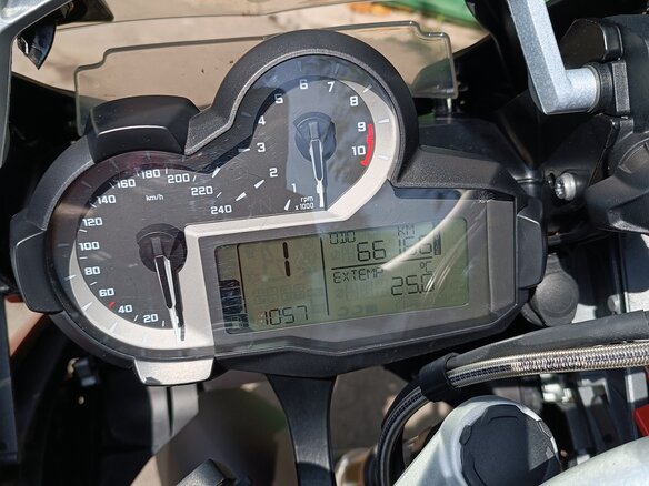 2013 BMW R 1200 GS, красный, 880000 рублей - вид 2