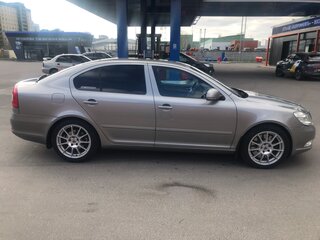 2010 Skoda Octavia Czech market II (A5) Рестайлинг, серый, 1100000 рублей, вид 4