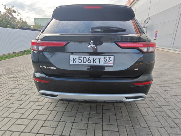 2021 Mitsubishi Outlander IV, чёрный, 3350000 рублей - вид 7