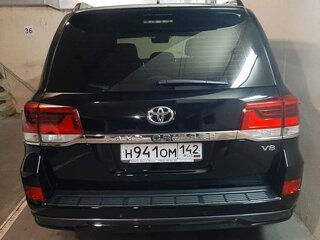 2017 Toyota Land Cruiser 200 Series Рестайлинг 2, чёрный, 6800000 рублей, вид 2
