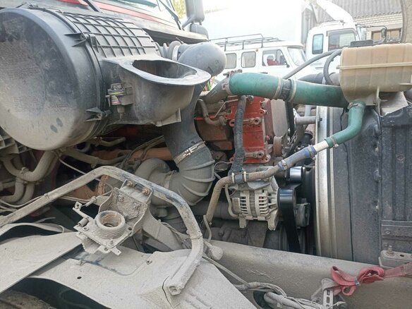 2003 Volvo VNL, красный, 1300000 рублей - вид 10