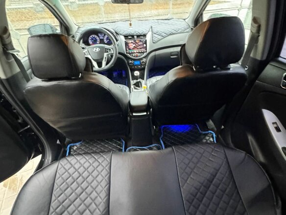 2012 Hyundai Solaris I, чёрный, 900000 рублей - вид 19