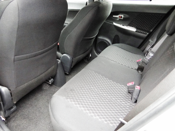 2009 Toyota Urban Cruiser I, серебристый - вид 6