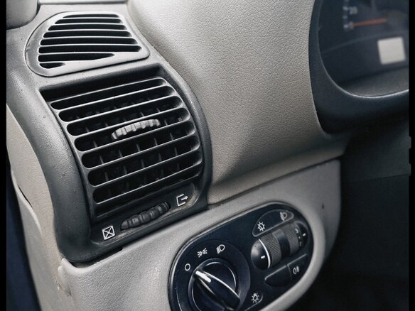 2010 Lada (ВАЗ) Kalina I, серебристый, 145000 рублей - вид 26