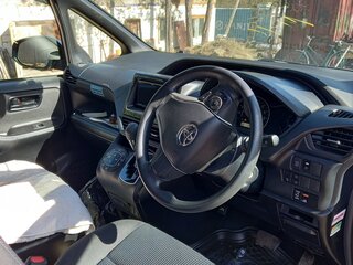 2019 Toyota Noah III (R80) Рестайлинг, серебристый, 2500000 рублей, вид 5