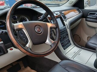 2011 Cadillac Escalade III, белый, 2980000 рублей, вид 3