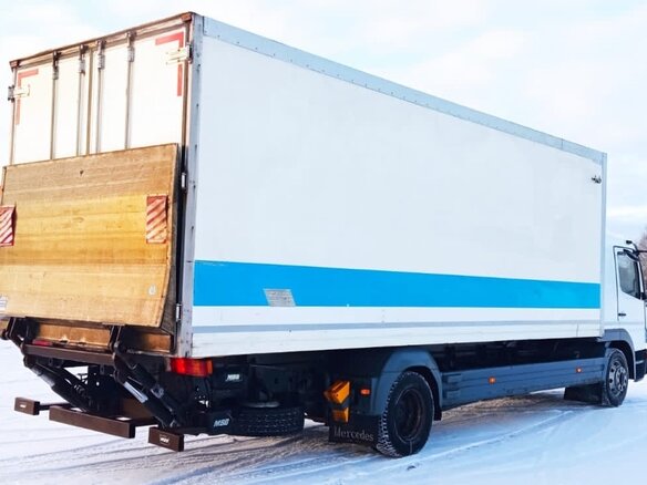 2013 Mercedes-Benz Atego, белый, 3999000 рублей - вид 2