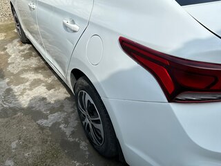 2018 Hyundai Solaris II, белый, 895000 рублей, вид 5