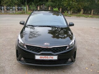 2020 Kia Rio IV Рестайлинг, чёрный, 2200000 рублей, вид 2