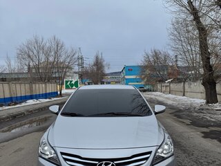 2014 Hyundai Solaris I Рестайлинг, серебристый, 1100999 рублей, вид 3