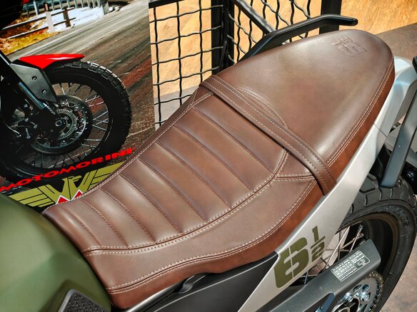 2026 Moto Morini Seiemmezzo SCR, зелёный, 744900 рублей - вид 6