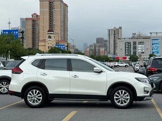 2022 Nissan X-Trail III Рестайлинг, белый, 1840000 рублей, вид 4