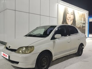 2000 Toyota Platz, белый, 320000 рублей, вид 1