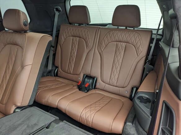 2026 BMW X7 M60i I (G07) Рестайлинг, серый, 23200000 рублей - вид 13