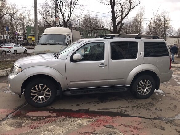 2011 Nissan Pathfinder III Рестайлинг, серебристый - вид 3