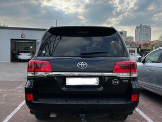 2015 Toyota Land Cruiser 200 Series Рестайлинг 2, чёрный, 5950000 рублей, вид 4