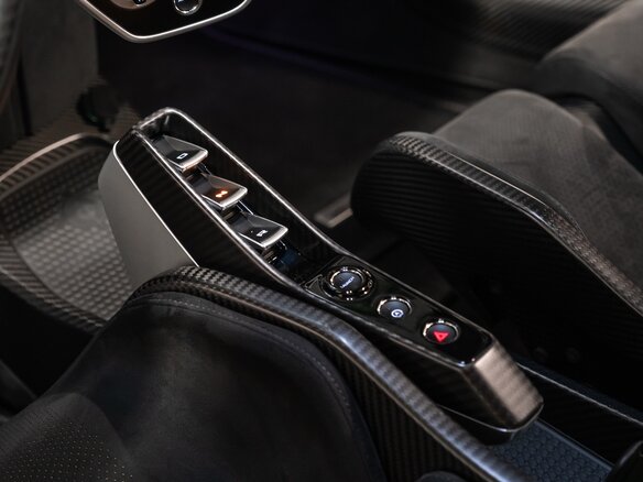 2019 McLaren Senna, оранжевый, 130000000 рублей - вид 20