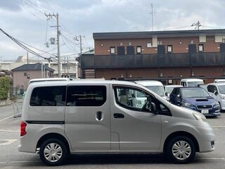 2015 Nissan NV200, серебристый, 970000 рублей, вид 3