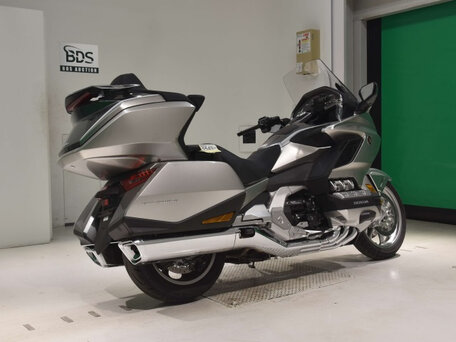 2023 Honda GL 1800 Gold Wing, серебристый, 2700000 рублей, вид 5
