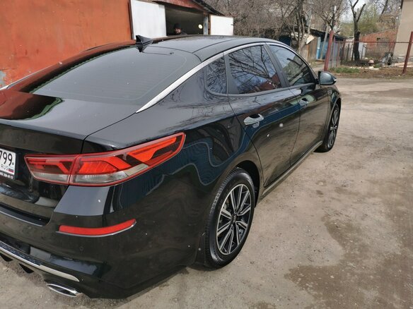 2019 Kia Optima IV Рестайлинг, чёрный, 6000000 рублей - вид 2