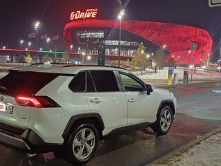 2021 Toyota RAV4 V (XA50), белый, 3450000 рублей, вид 1