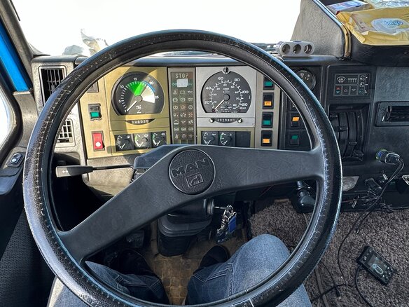 1992 MAN F (F7/F8/F9/F90), синий, 2400000 рублей - вид 9