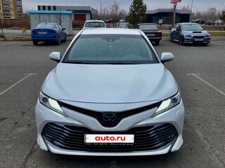 2019 Toyota Camry VIII (XV70), белый, 3000000 рублей, вид 2