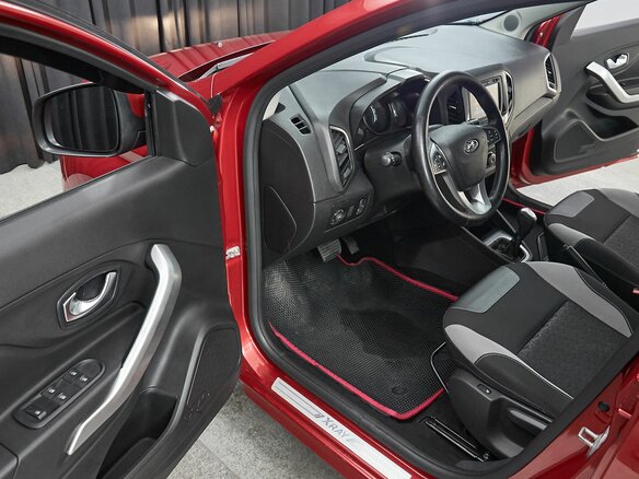 2018 Lada (ВАЗ) XRAY I, красный, 747000 рублей - вид 8