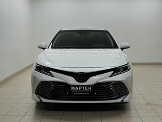 2020 Toyota Camry VIII (XV70), белый, 2800000 рублей, вид 2