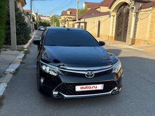 2016 Toyota Camry VII (XV50) Рестайлинг, чёрный, 2400000 рублей, вид 2