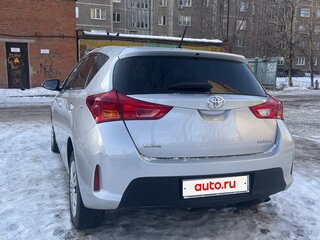 2013 Toyota Auris II, серебристый, 975000 рублей, вид 3