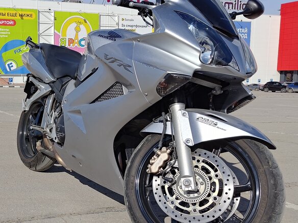 2006 Honda VFR 800, серебристый, 555000 рублей - вид 5