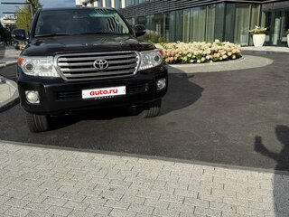 2013 Toyota Land Cruiser 200 Series Рестайлинг 1, чёрный, 3399000 рублей, вид 4