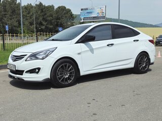 2014 Hyundai Solaris I, белый, 780000 рублей, вид 2