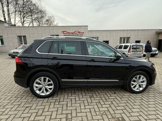 2020 Volkswagen Tiguan II, чёрный, 2900000 рублей, вид 2