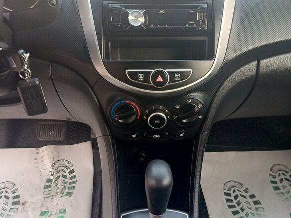 2013 Hyundai Solaris I, белый, 700000 рублей - вид 15