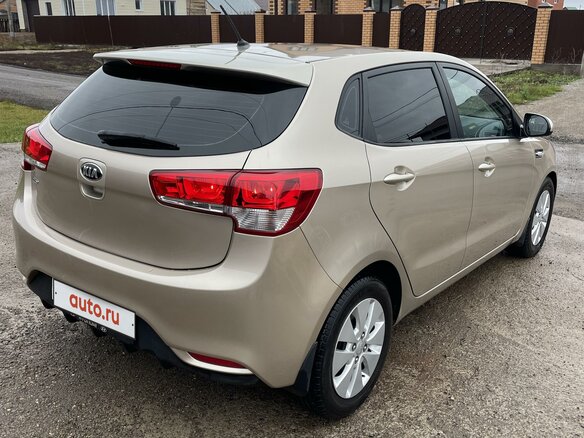 2015 Kia Rio III Рестайлинг, бежевый, 1090000 рублей - вид 6