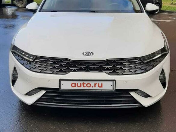 2020 Kia K5 III, белый, 2550000 рублей - вид 1