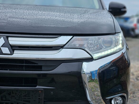 2017 Mitsubishi Outlander III Рестайлинг 2, чёрный, 1825000 рублей - вид 8