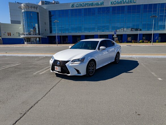 2016 Lexus GS 300h IV Рестайлинг, белый, 3200000 рублей