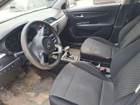 2019 Kia Rio IV, белый, 840000 рублей, вид 3