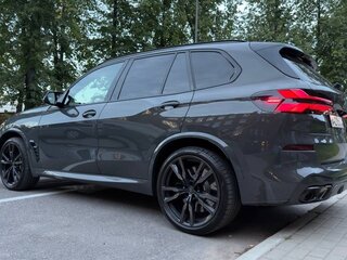 2025 BMW X5 M60i IV (G05/G18) Рестайлинг, серый, 13300000 рублей, вид 5